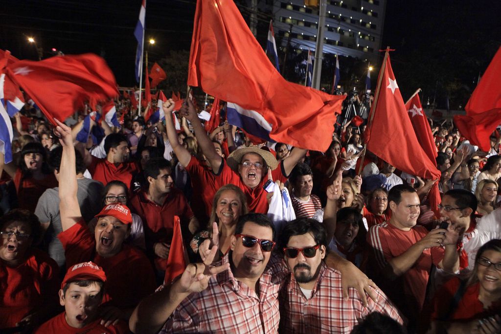 Na predsedniških volitvah v Paragvaju slavil Cartes