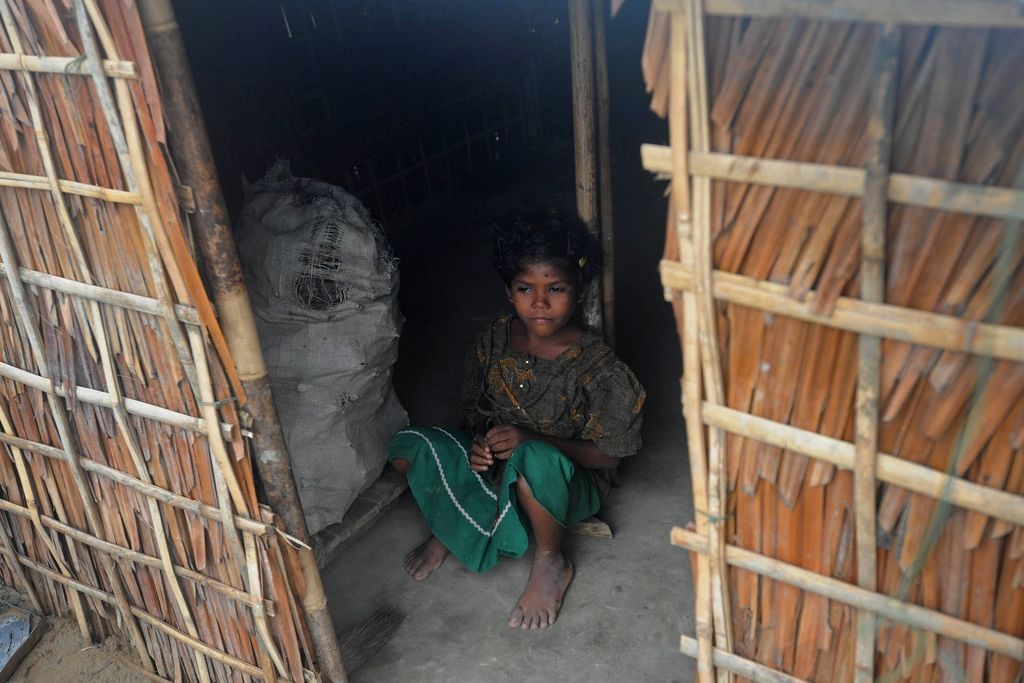 Tropski ciklon prizanesel Burmi, manj Bangladešu