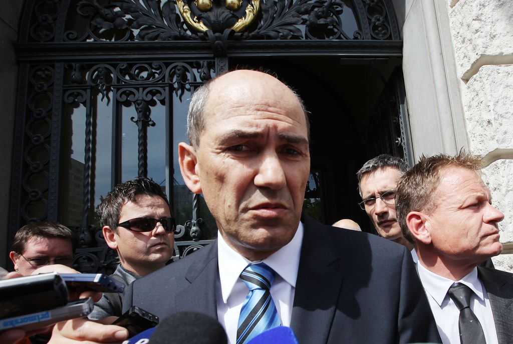 Tuji mediji o obsodbi nekdanjega slovenskega premiera