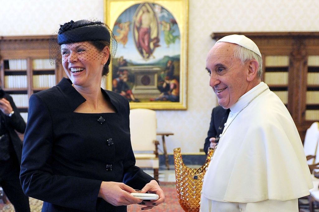 Alenka Bratušek pri papežu Frančišku