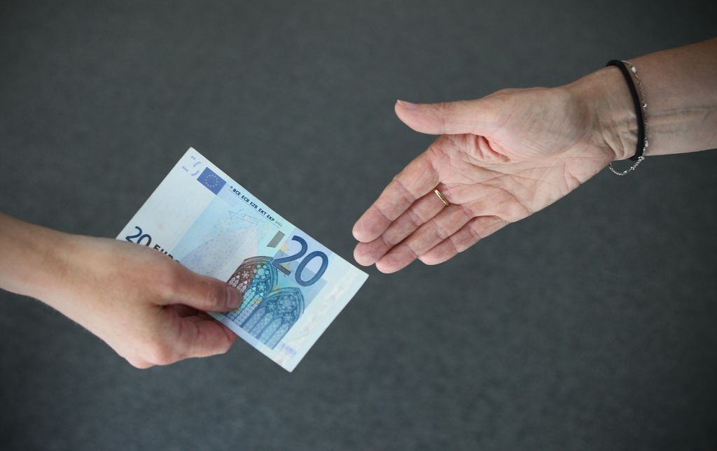 »Mali« davčni dolžniki prostovoljno poravnali za skoraj milijon evrov dolga