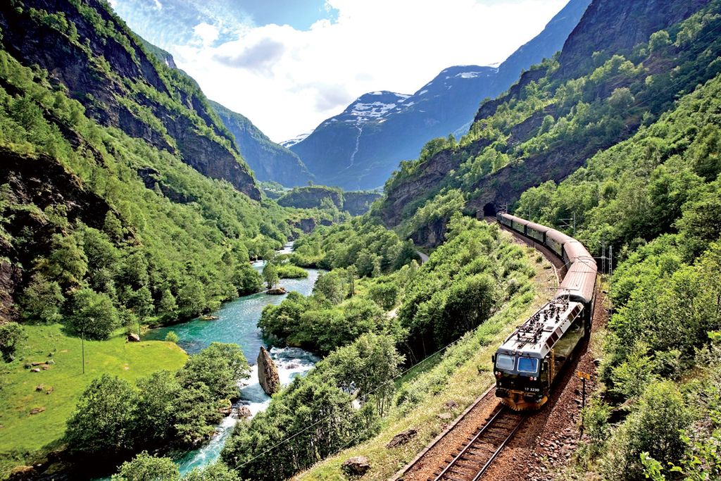 Lonely Planet priporoča vožnjo z vlakom po bohinjski progi