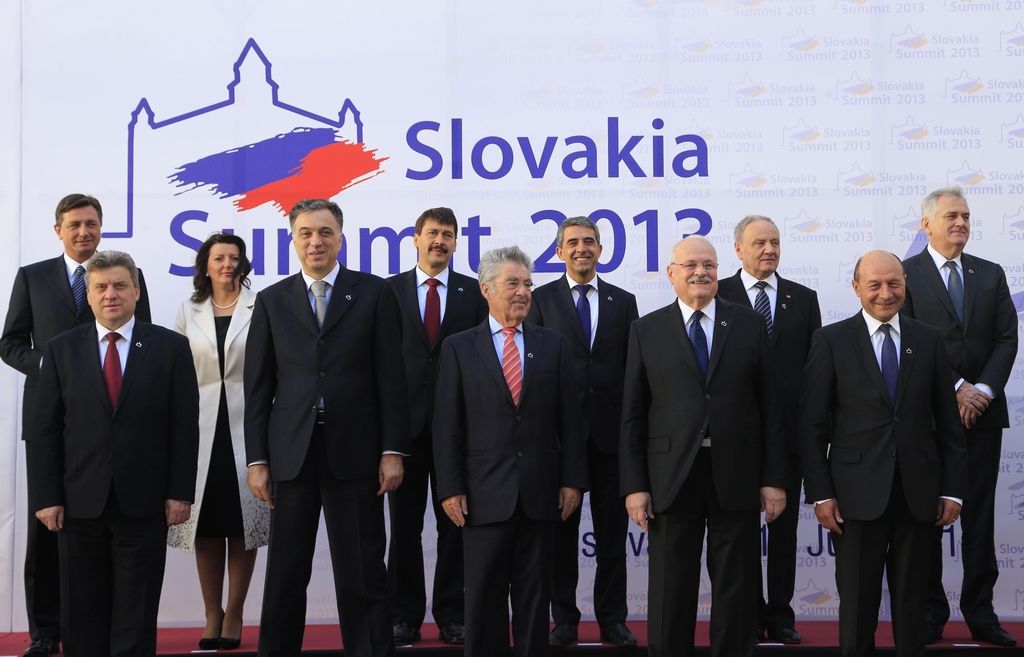 Slovaški časnik: Pahor podnevi neurejen, zvečer gizdalin