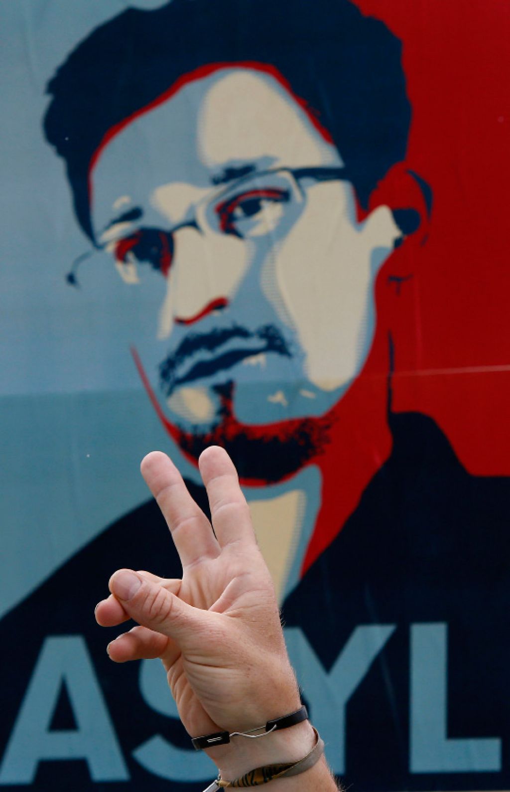 Med kandidati za saharova je tudi Snowden