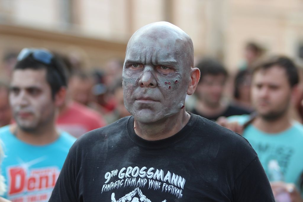 Šestdnevni Grossmanov festival se je končal s parado zombijev