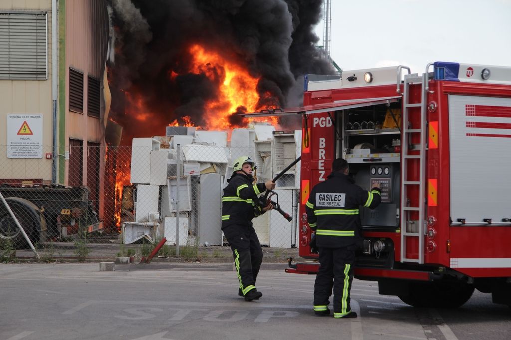 Mariborski gasilci grozijo s stavko