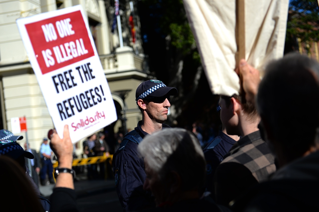 Begunci z dežja pod kap