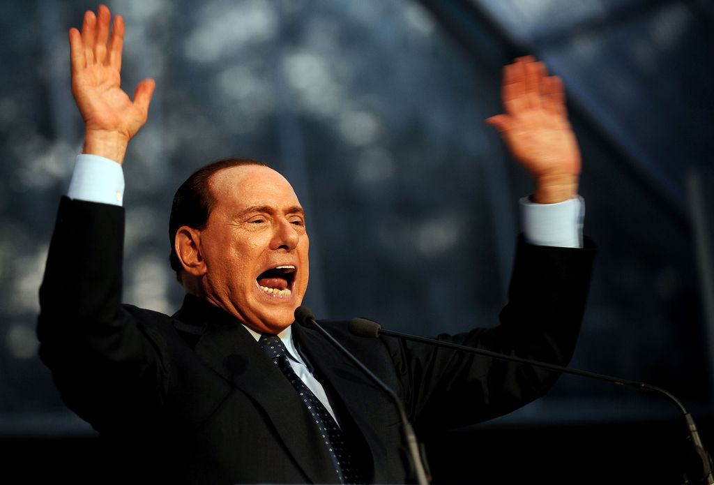 Berlusconi: Strel v srce za demokracijo