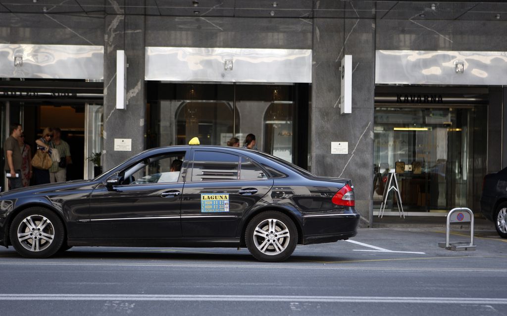 Taksisti namesto zelenega predlagajo »dober taksi«