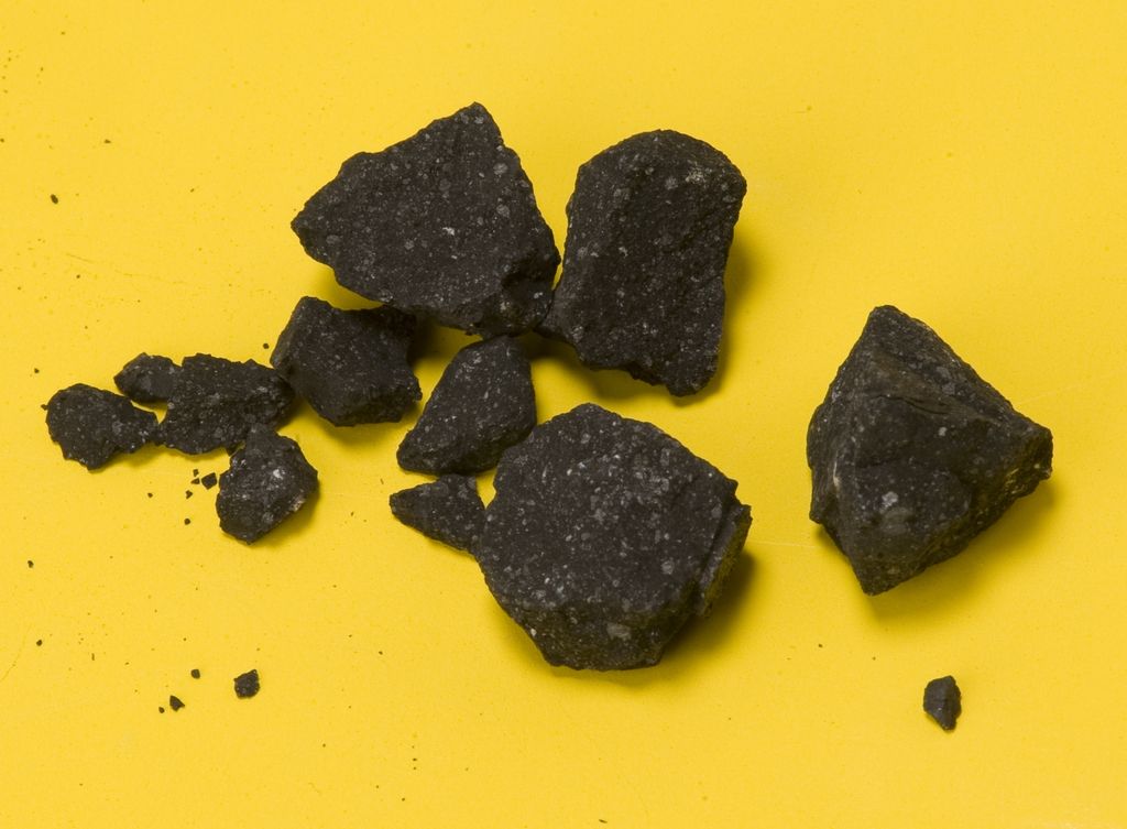 Meteorit z nepričakovanim tovorom