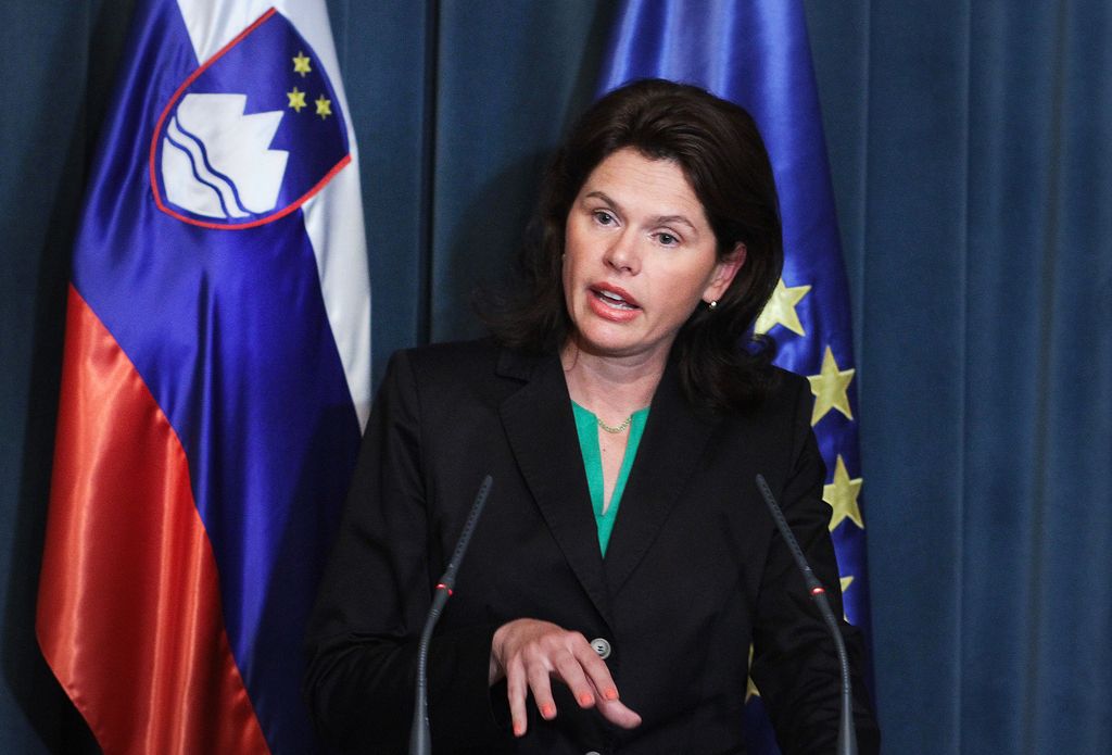 Alenka Bratušek bo kandidirala za predsednico PS