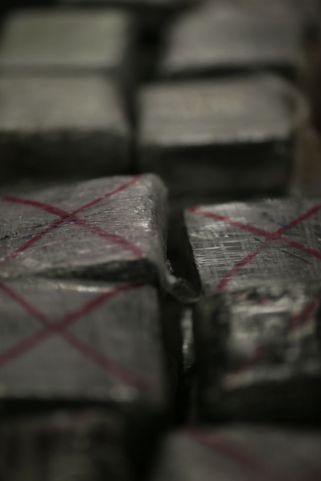 Na letalu Air France našli 1,3 tone čistega kokaina