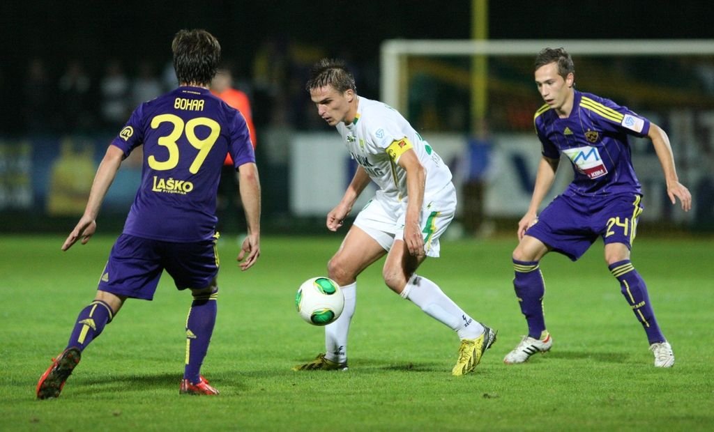 Prva liga: Zavrč prizadejal Mariboru prvi prvenstveni poraz