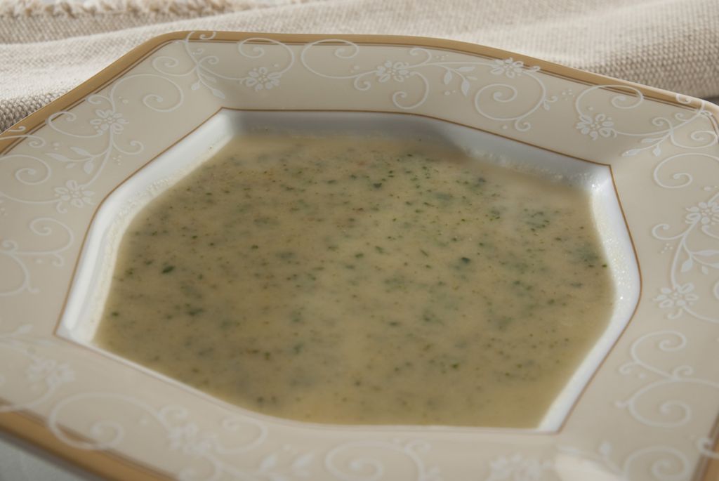 Ponedeljkov namig za kosilo: Kolerabna juha z blitvo
