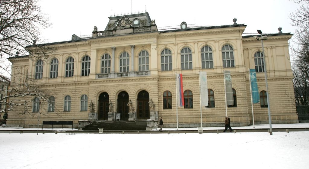 Google Street View: z mi&scaron;ko v ljubljansko predsedni&scaron;ko palačo