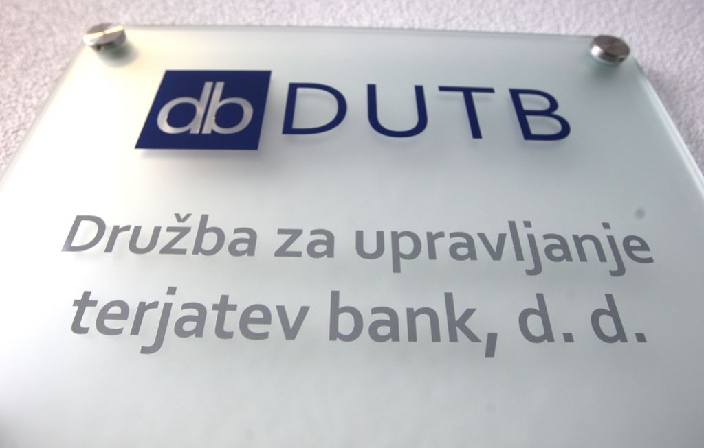 Direktorska plača v slabi banki: 21.533 evrov bruto