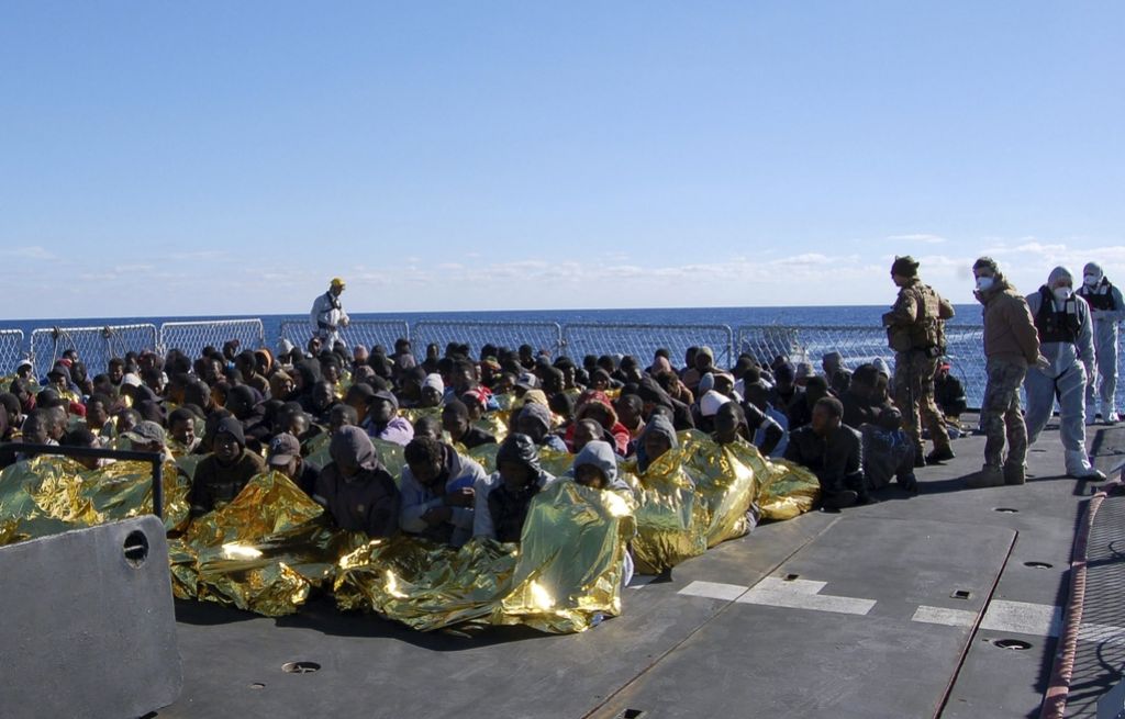 V reševalnih akcijah v Sredozemlju v treh dneh rešili 4600 ljudi
