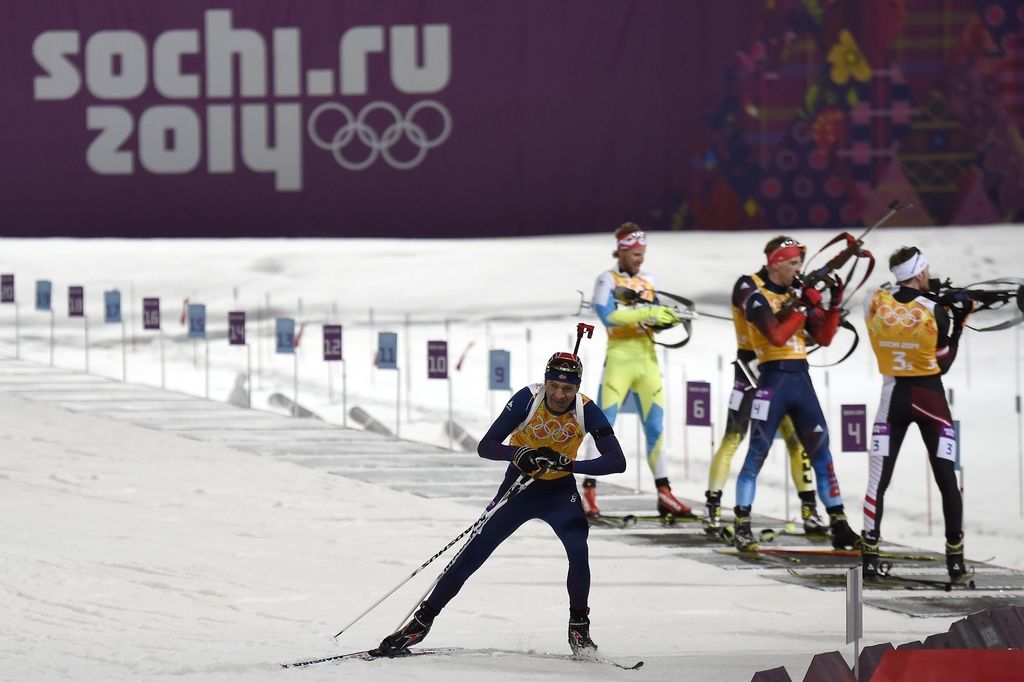 Ruski biatlonci do naslova v štafeti, Slovenci šesti