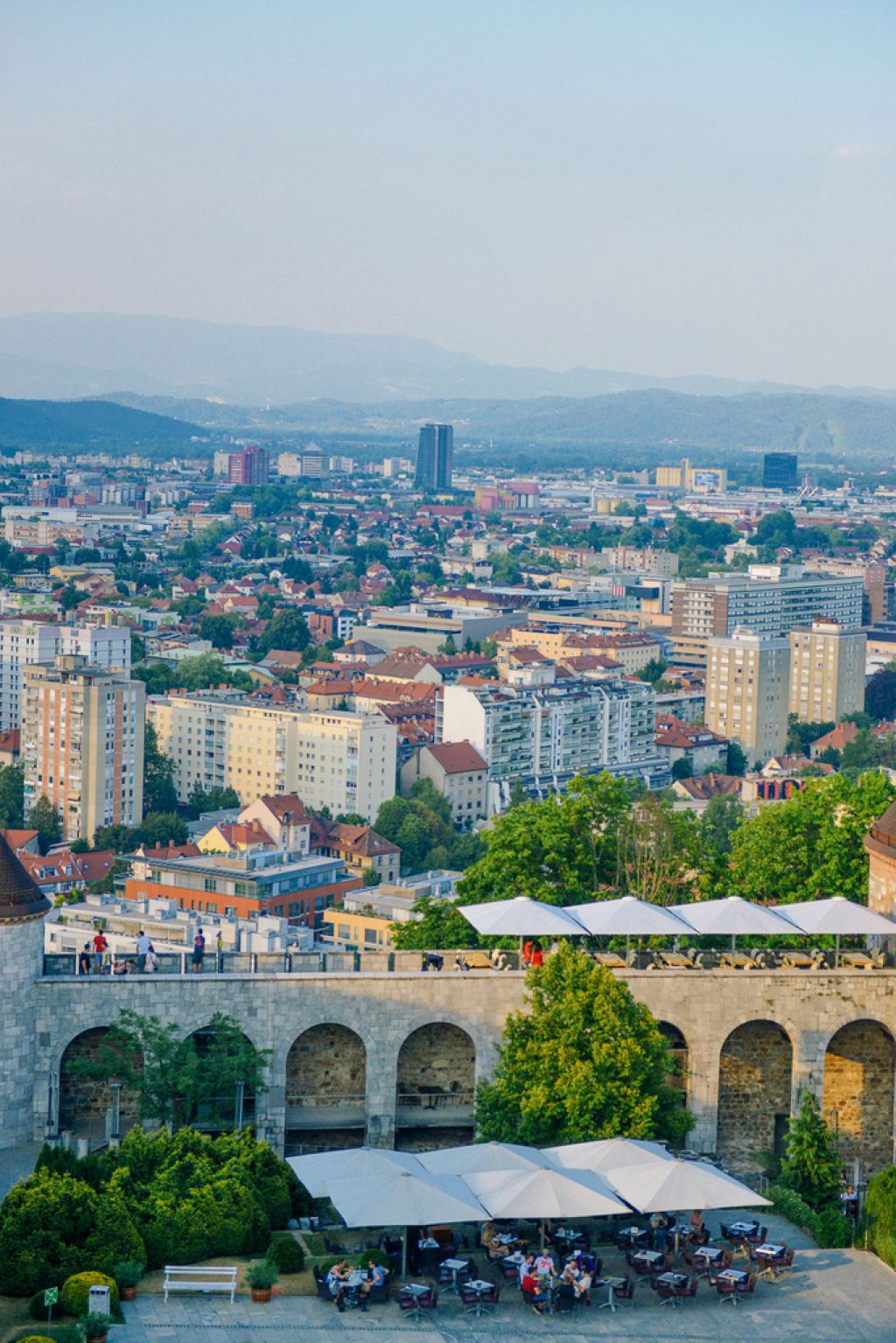 Ljubljanski grad: Skozi zgodovino po 92 stopnicah