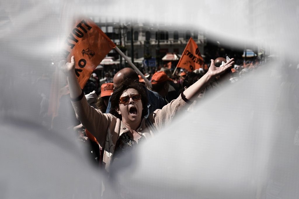 Grško ministrstvo zasedli protestniki