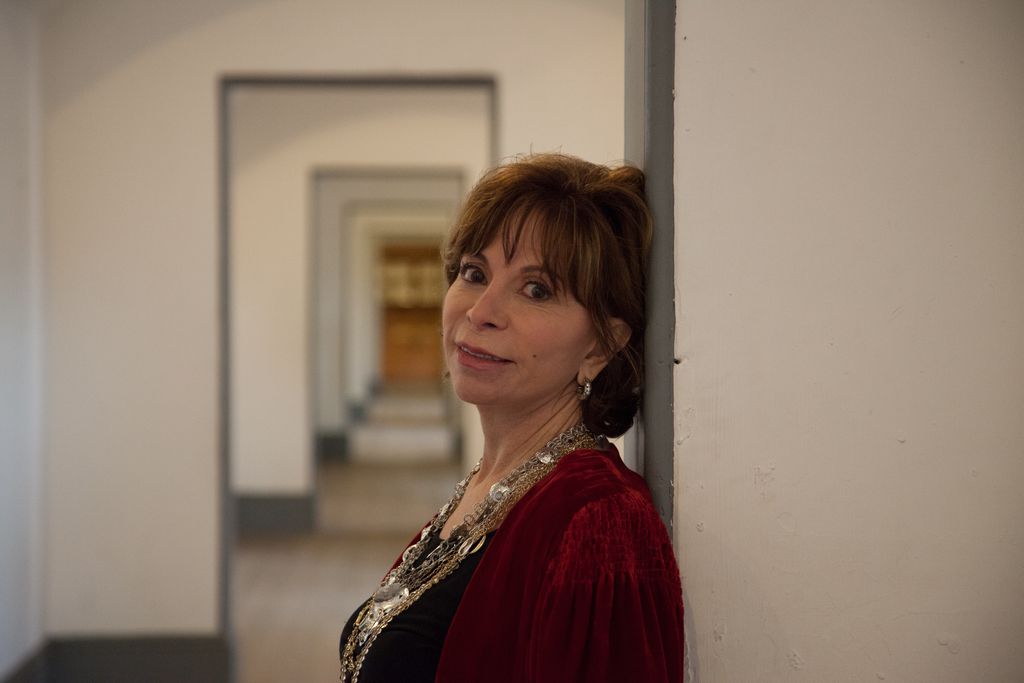 Isabel Allende - Rasizem in ljubezen nekoč in danes