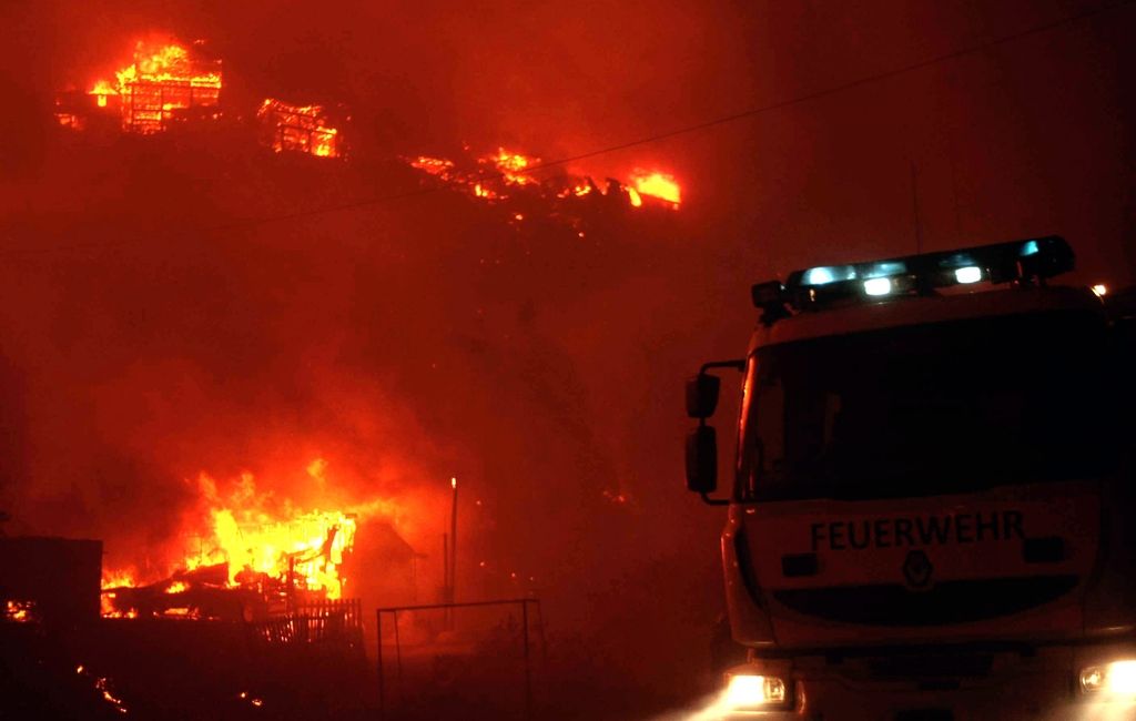 Po čilskem Valparaisu pustoši obsežen požar