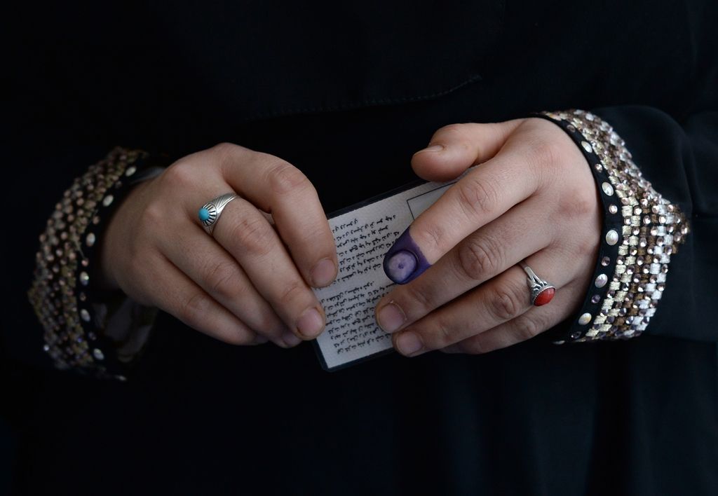 V napadih na dan volitev v Afganistanu več kot 200 mrtvih