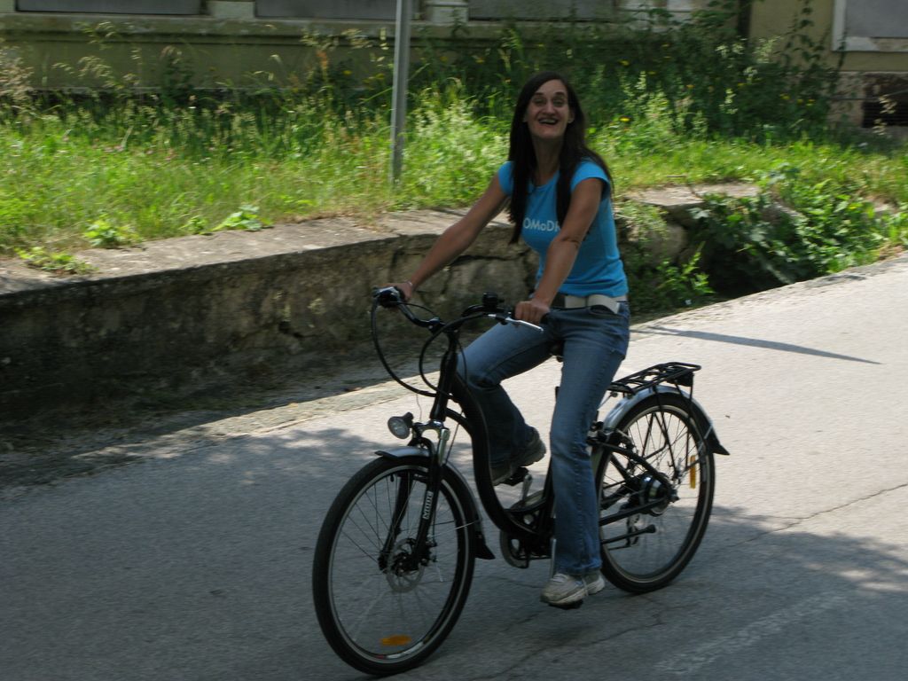 Sedemnajst električnih koles sedemnajstim gorenjskim občinam