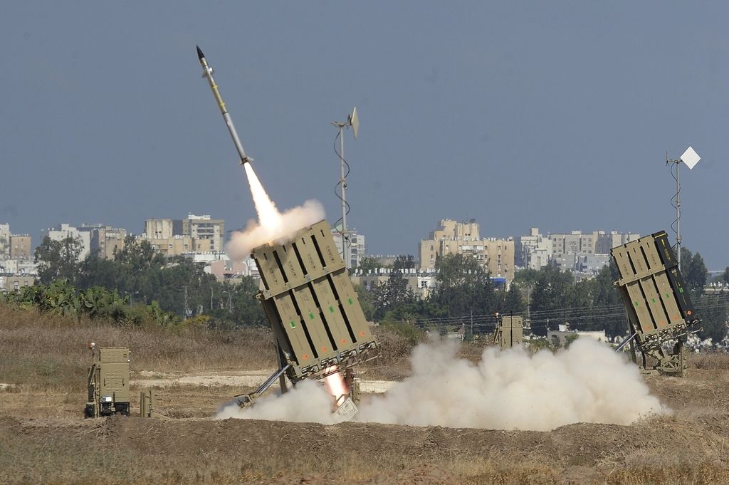 Izrael še naprej oblega Gazo