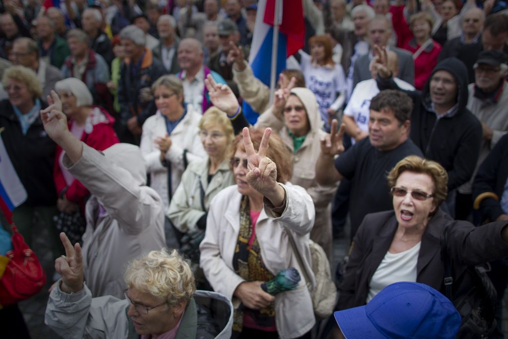 V sredi&scaron;ču Ljubljane shod v podporo Jan&scaron;i