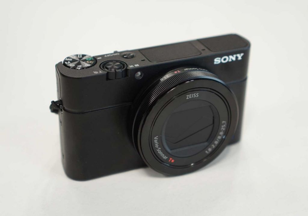 Sony rx100: Še več fotoaparata v zares žepnem ohišju