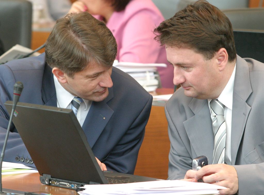 Oblikovanje vlade: prototip jezička na tehtnici Ciril Pucko