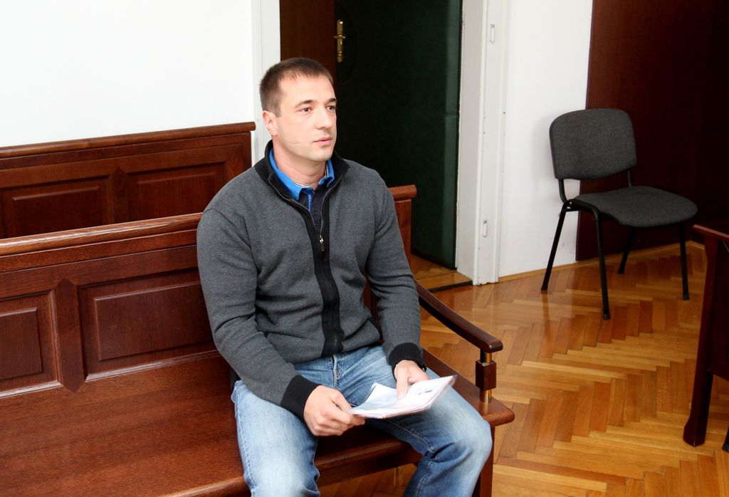 Sku&scaron;ala sta ubiti drug drugega. Komu bolj verjeti?