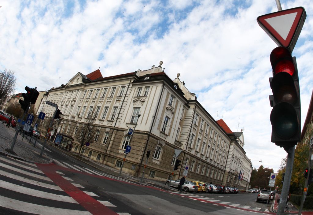 Protesti v Mariboru: Sedem obtoženih vstajnikov oproščenih