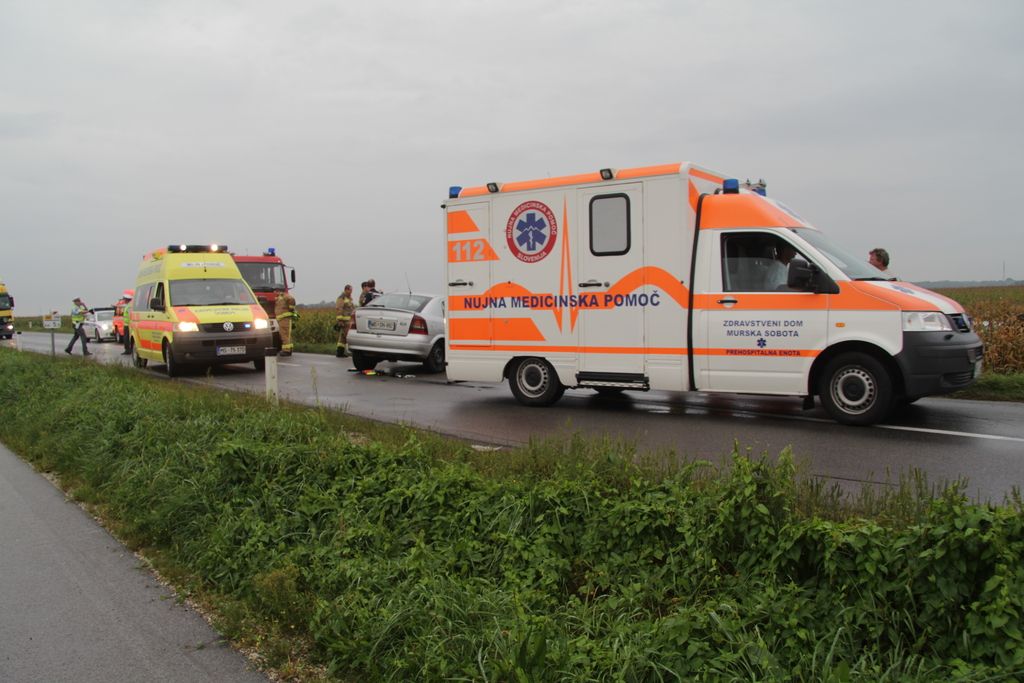 V prometni nesreči pri Gederovcih poškodovani dve ženski