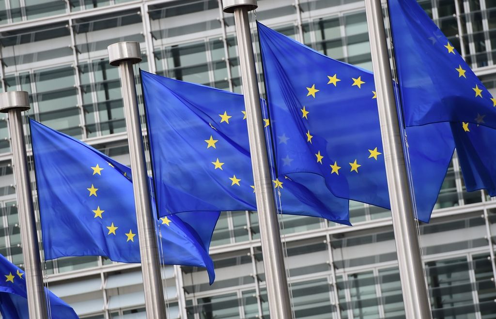 Evropska komisija tarča skrajnežev?