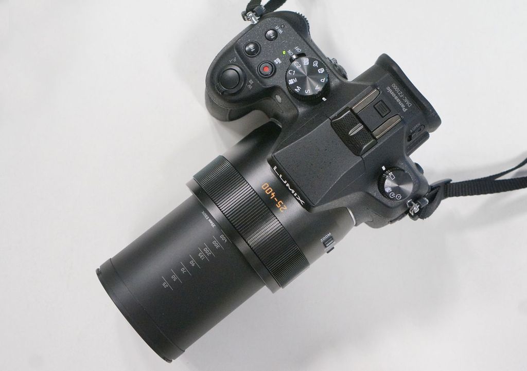 Sony rx 10 in panasonic fz 1000: Izpolnitev obljube fotoaparata vse-v-enem