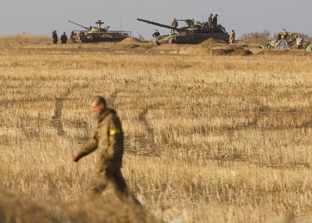 Ukrajina: oborožene sile se pripravljajo na umik težkega orožja