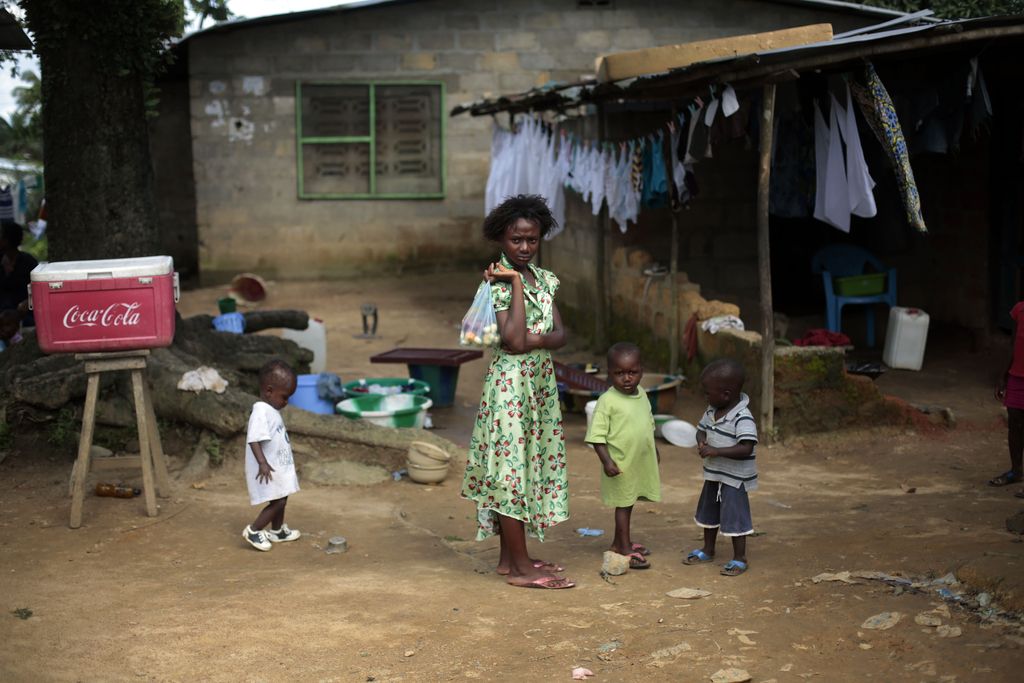 Unicef: Zaradi ebole na tisoče otrok ostalo brez staršev