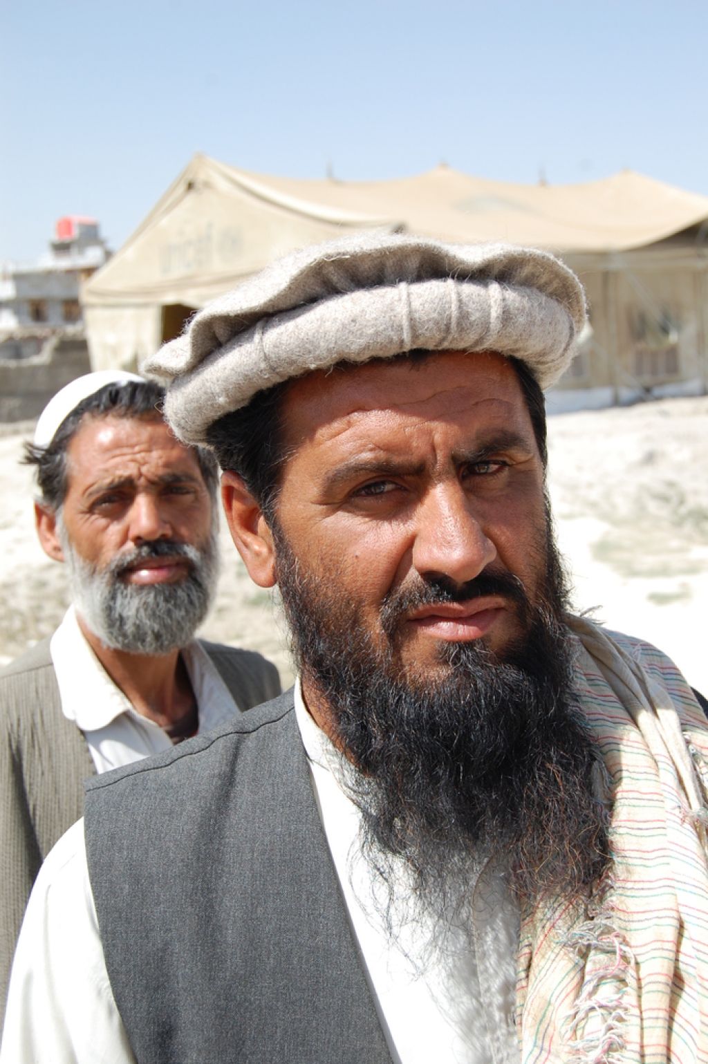 »Polovico vasi so uničili talibi,  polovico pa vojska«