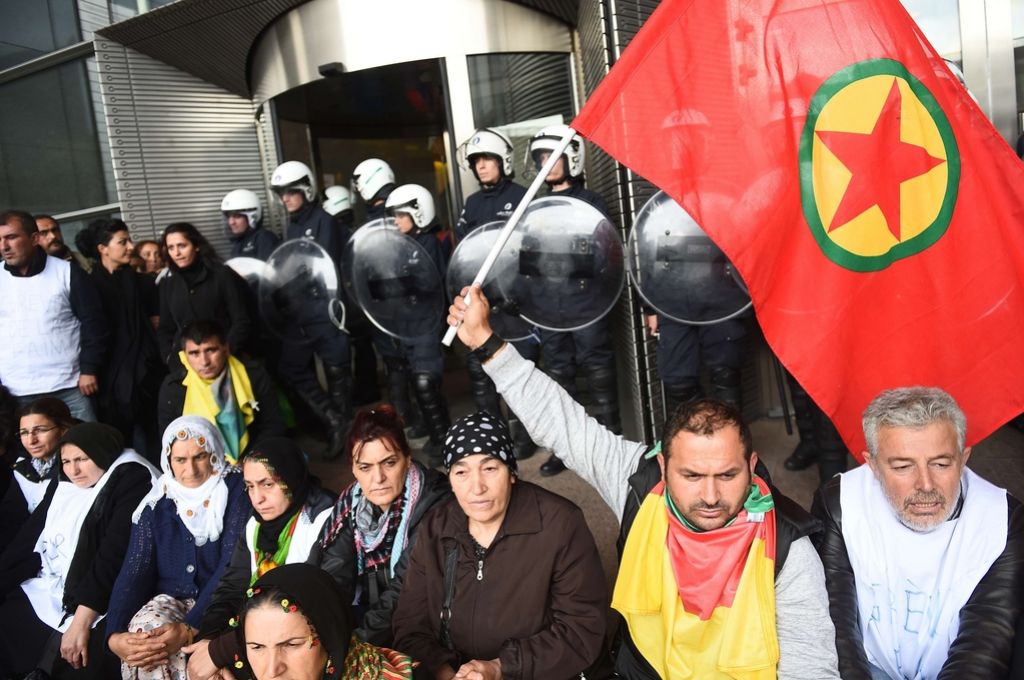 Kurdski protestniki vdrli v evropski parlament