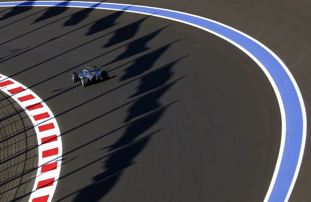 F1: Hamiltonu prvo štartno mesto, Bottas blizu presenečenja
