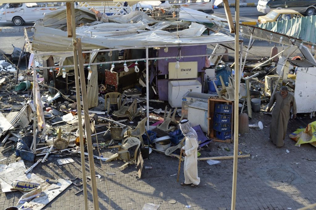 V Bagdadu v valu eksplozij več deset mrtvih