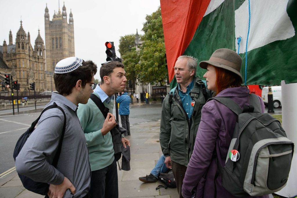 Priznanje Palestine: britanska simbolična poteza najverjetneje ne bo pomagala