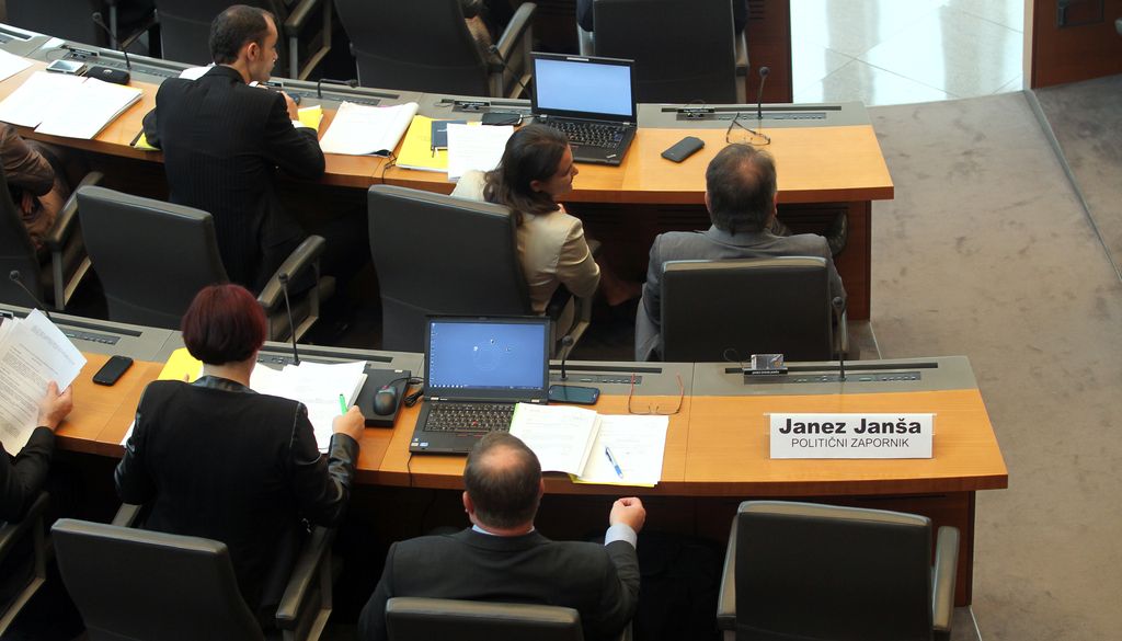 Namesto Janše v poslansko klop Božo Predalič