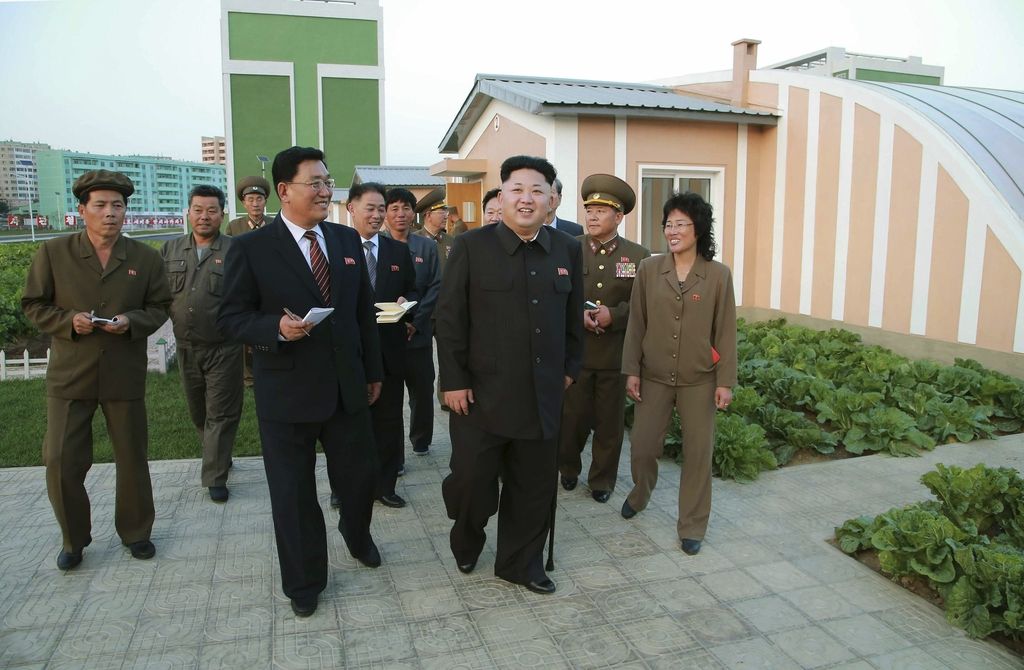 Peking o vrnitvi Džong Una: pomen Kimove črne palice