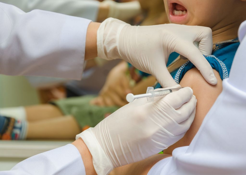 Cepljenje otrok: Izbruha ošpic si ne moremo privoščiti