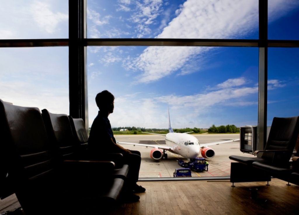 Pregled pravic letalskih potnikov za brezskrben dopust