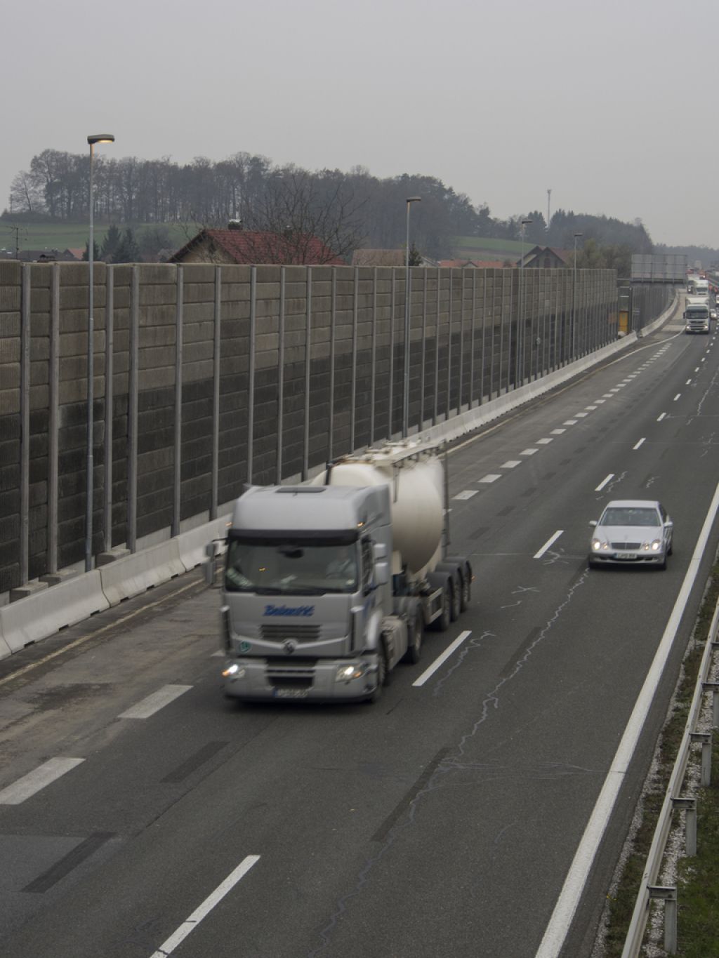Berlinski zid ob slovenskih avtocestah