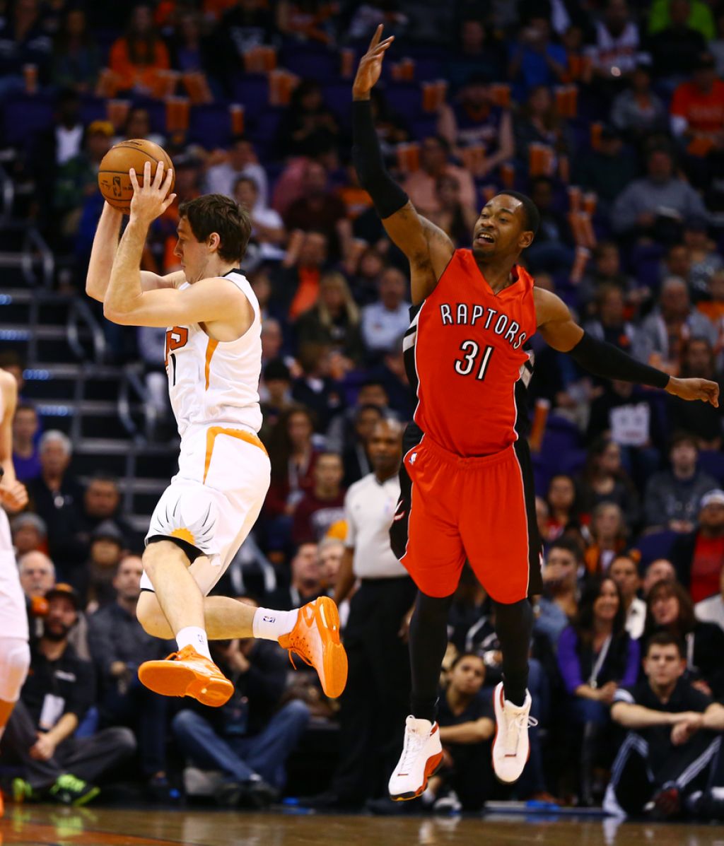 NBA: Phoenix že v prvem polčasu strl odpor Toronta